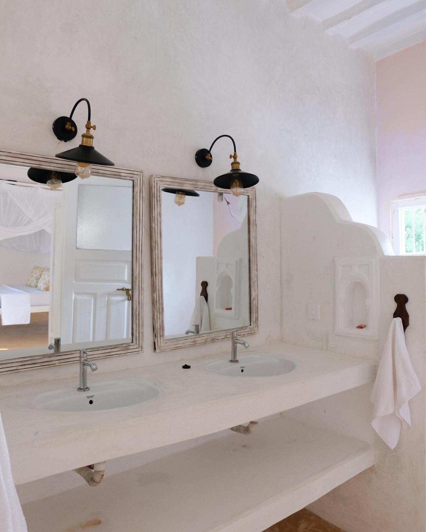 Shela Bahari Bed & Breakfast Exterior photo